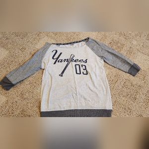 Women's Victoria's Secret Pink New York Yankees Sweater - Small